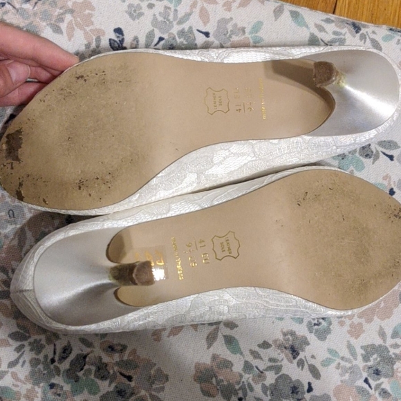 White lace heels - Picture 3 of 3